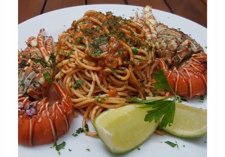<h6 class='prettyPhoto-title'>Spaghetti Lobster</h6>
