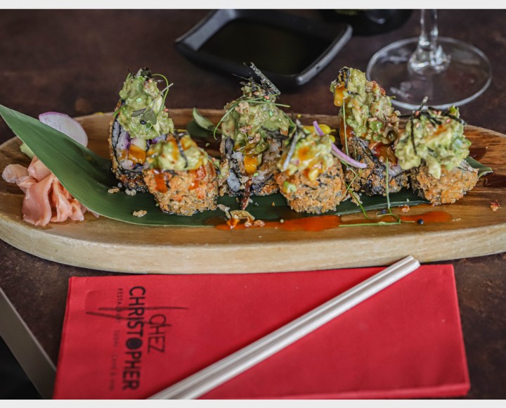 <h6 class='prettyPhoto-title'>Vegetarian Sushi Dragon (6 pieces)</h6>