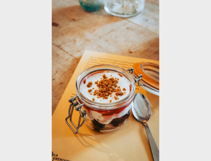 <h6 class='prettyPhoto-title'>Tiramisu with speculoos, red fruits</h6>