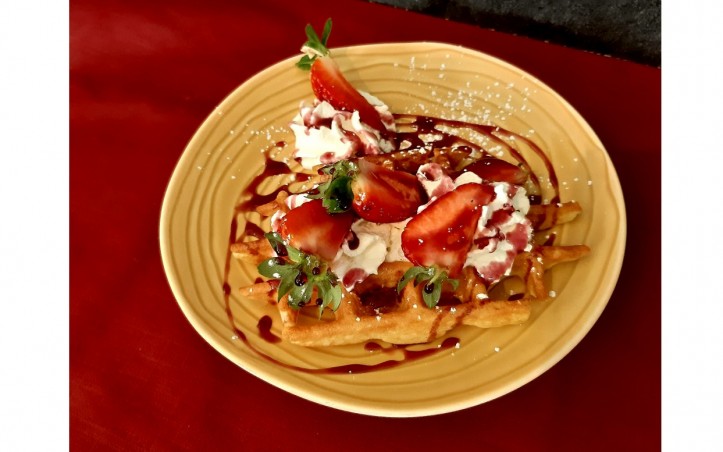 <h3 class='prettyPhoto-title'>FRESH STRAWBERRY WAFFLE, CHANTILLY, COULIS MIJET</h3><br/>Homemade with butter, sugar, flour, honey, cinnamon, fresh strawberries and coulis mijet