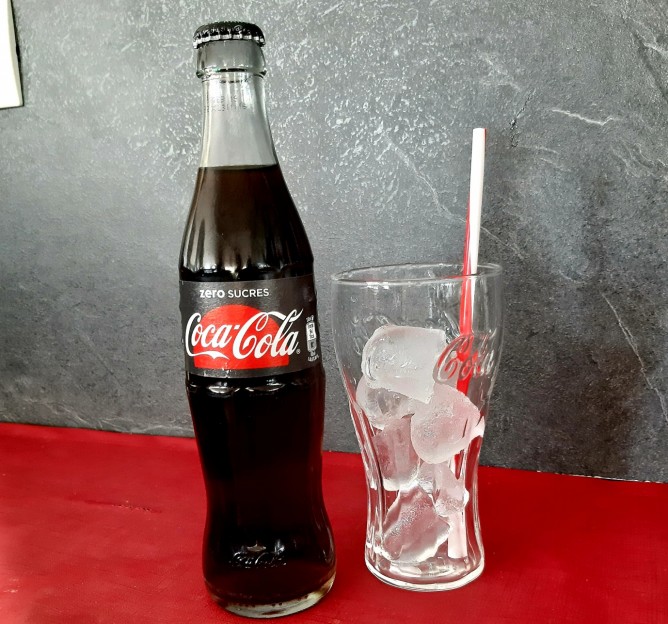 <h6 class='prettyPhoto-title'>Coca Cola zéro</h6>