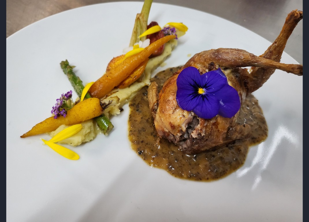 <h6 class='prettyPhoto-title'>Quail stuffed with foie gras and truffle</h6>