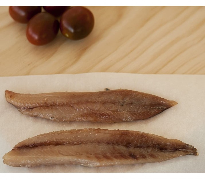 <h6 class='prettyPhoto-title'>Fillets of Smoked Sardines from the Cantabricum sea served with demi sel butter</h6>