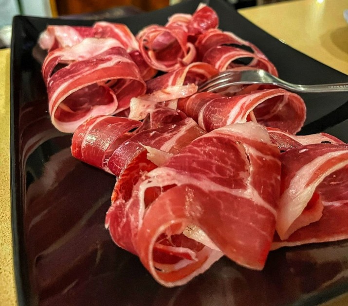 <h6 class='prettyPhoto-title'>Pata Negra Iberian Ham Cutting Board Stag. 54 months Cebo de Campo Blasquez</h6>