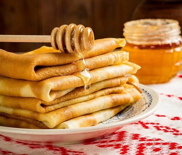 <h6 class='prettyPhoto-title'>Crepe with honey and cheese</h6>