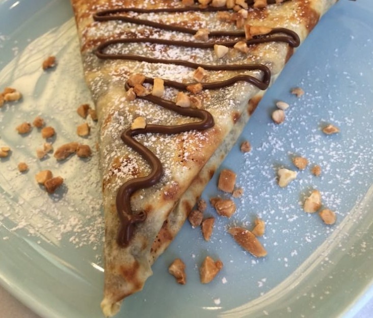 <h6 class='prettyPhoto-title'>Crêpe with chocolate and almond</h6>