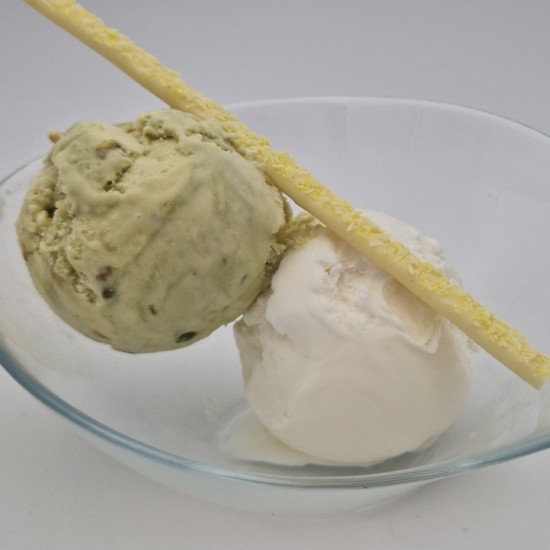 <h3 class='prettyPhoto-title'>Artisan ice cream 2 scoops</h3><br/>See the flavors on the Ice cream page