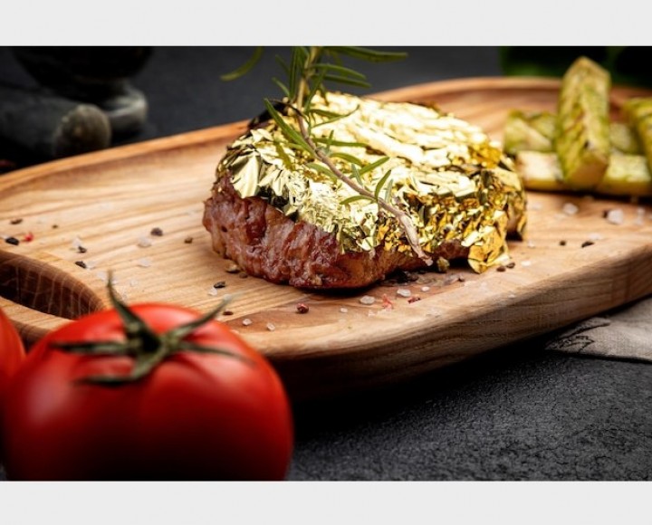 <h6 class='prettyPhoto-title'>Gold steak: beef steak</h6>