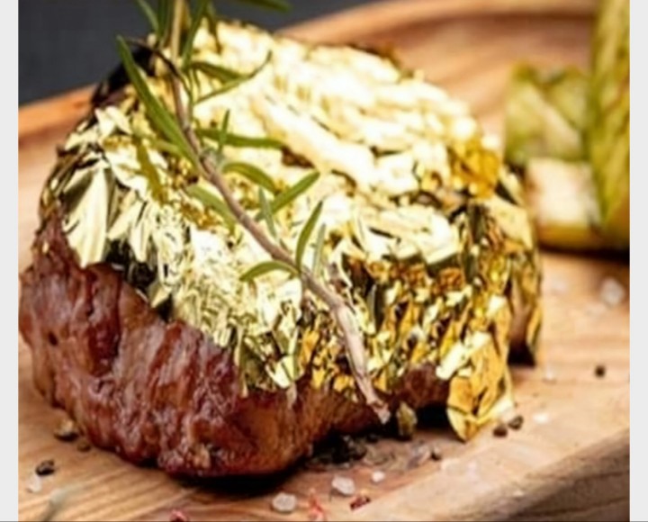 <h6 class='prettyPhoto-title'>Gold steak: beef steak for 4 people</h6>