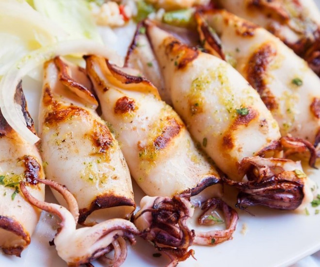 <h6 class='prettyPhoto-title'>32. Grilled squid</h6>