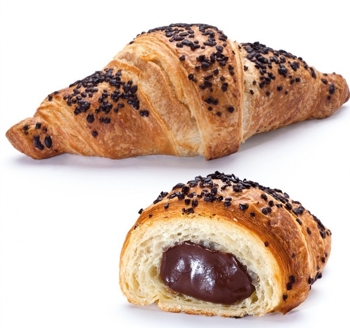 <h6 class='prettyPhoto-title'>Croissant with chocolate flakes</h6>