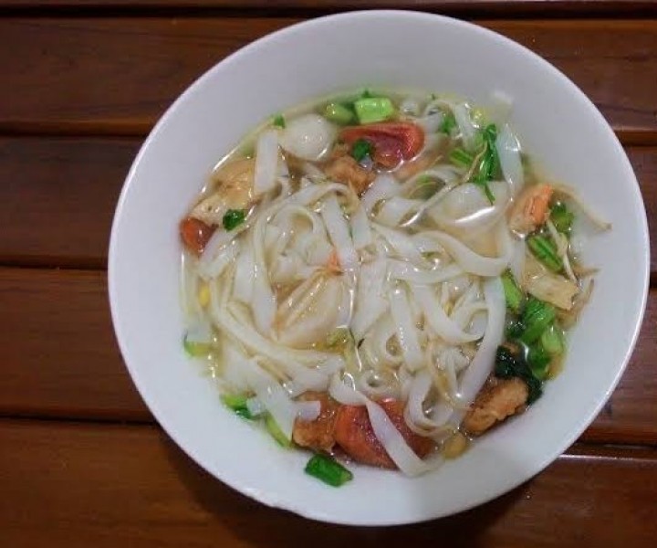 <h6 class='prettyPhoto-title'>Mie Tiaw kuah seafood </h6>