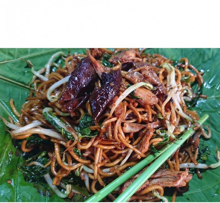 <h6 class='prettyPhoto-title'>Mie Gosong Ayam</h6>