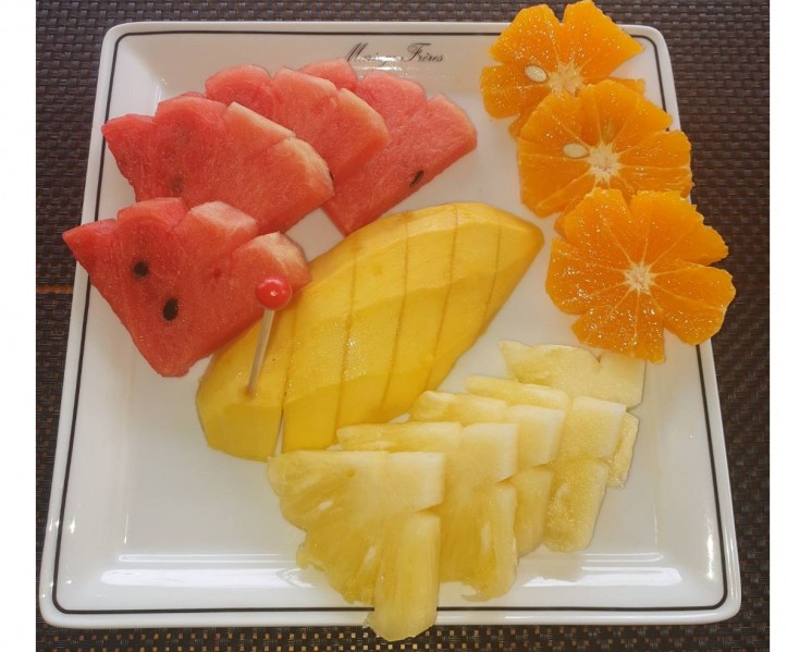 <h6 class='prettyPhoto-title'>Mixed plate of fruit (watermelon, orange, mango, pineapple)</h6>