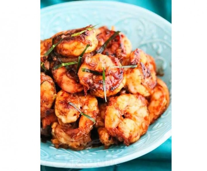 <h6 class='prettyPhoto-title'>Stir fried shrimp chili paste</h6>