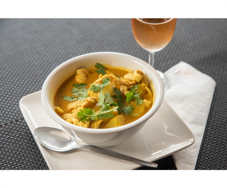 <h6 class='prettyPhoto-title'>Yelow curry chicken</h6>