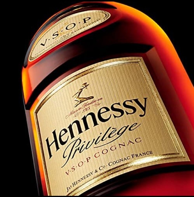 <h6 class='prettyPhoto-title'>Hennessy</h6>