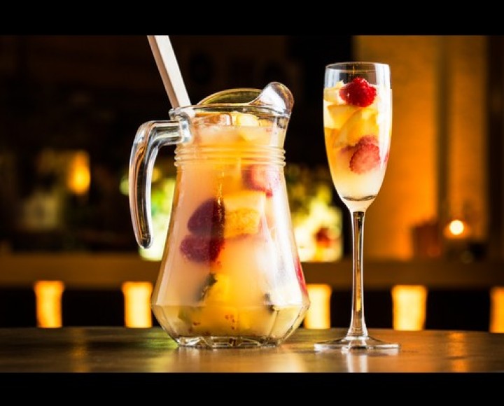 <h6 class='prettyPhoto-title'>Pitcher of White Sangria</h6>