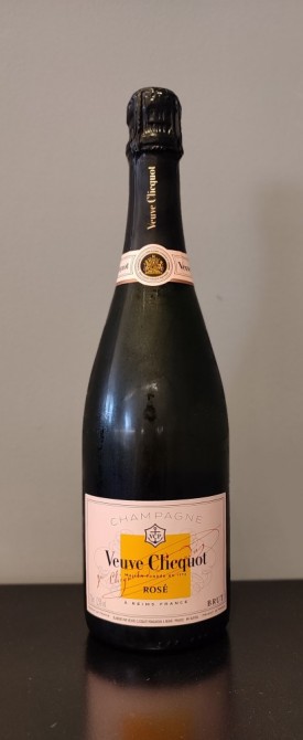 <h6 class='prettyPhoto-title'>Champagne Veuve Clicquot Rose</h6>