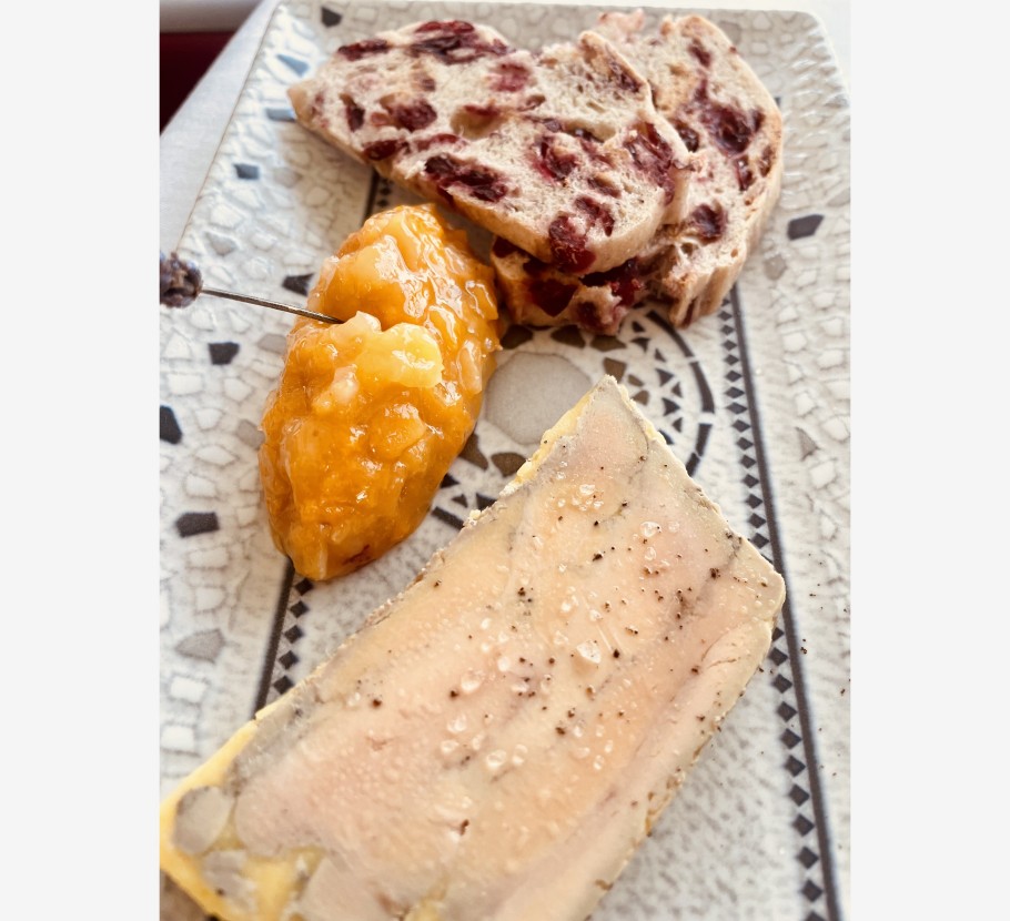 <h3 class='prettyPhoto-title'>Homemade foie gras terrine</h3><br/>Apple chutney and cranberry bread
