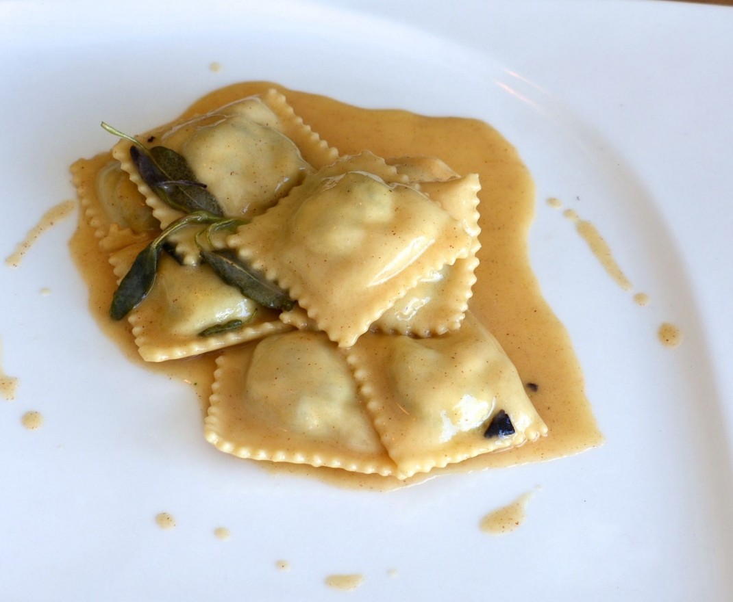 <h6 class='prettyPhoto-title'>Ricotta and spinach ravioli with butter and sage (Gluten free)</h6>