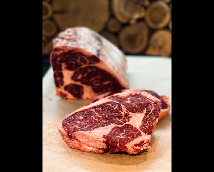 <h6 class='prettyPhoto-title'>Matured rib steak (Weight and breeds according to arrival)</h6>