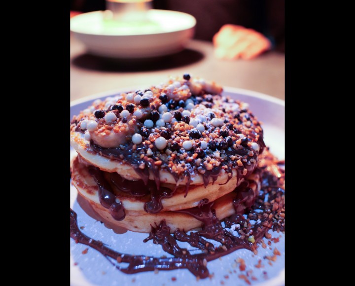 <h6 class='prettyPhoto-title'>Pancake, chocolate, banana and maple syrup</h6>