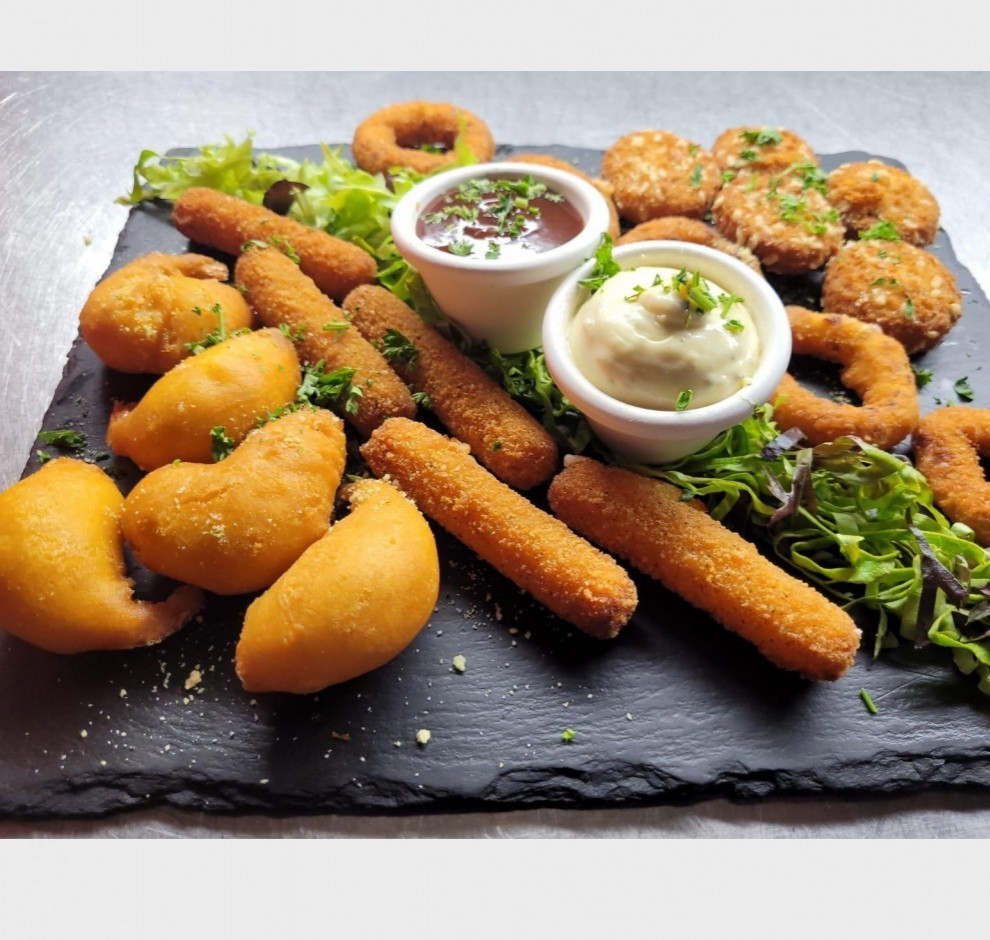 <h6 class='prettyPhoto-title'>Fried Mix Board 10 pieces (2Pers)</h6>