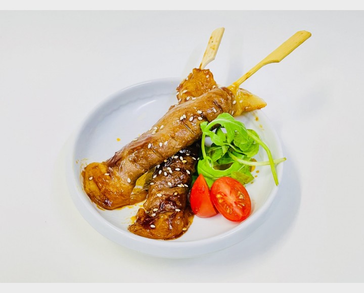 <h6 class='prettyPhoto-title'>B12-BEEF & CHEESE SKEWER</h6>