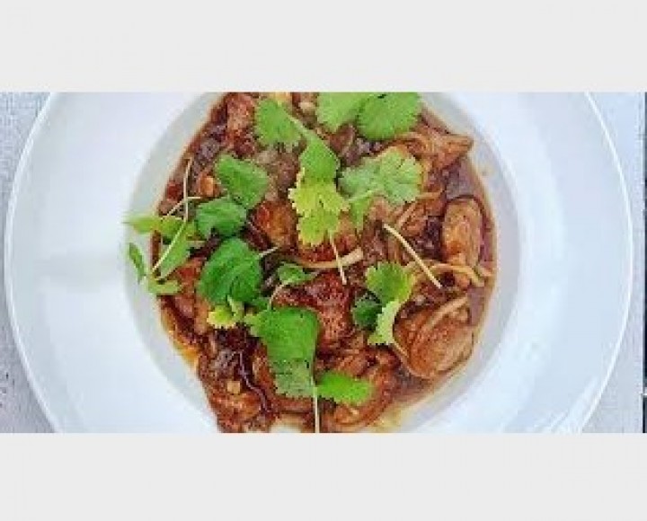 <h6 class='prettyPhoto-title'>Duck in Oyster sauce</h6>