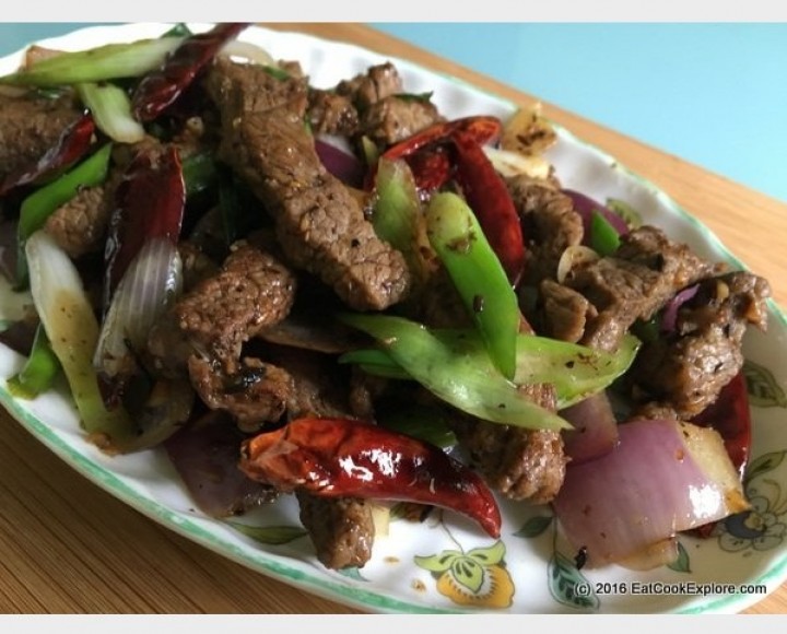 <h6 class='prettyPhoto-title'>Stir Fried Mutton with  chili</h6>