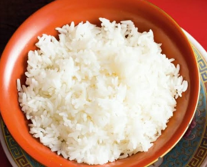 <h6 class='prettyPhoto-title'>Steamed rice</h6>