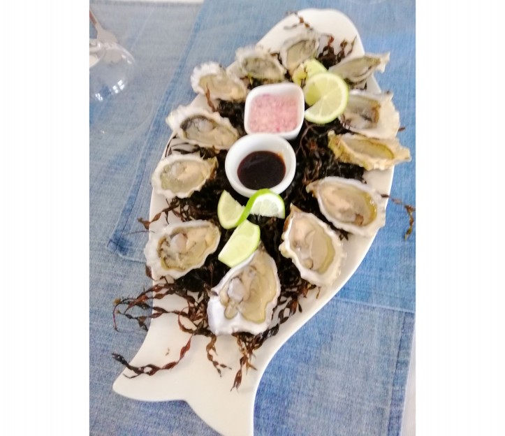 <h6 class='prettyPhoto-title'>Fresh oysters from Oualidia (12 pieces)</h6>