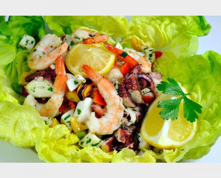 <h6 class='prettyPhoto-title'>Seafood salad</h6>