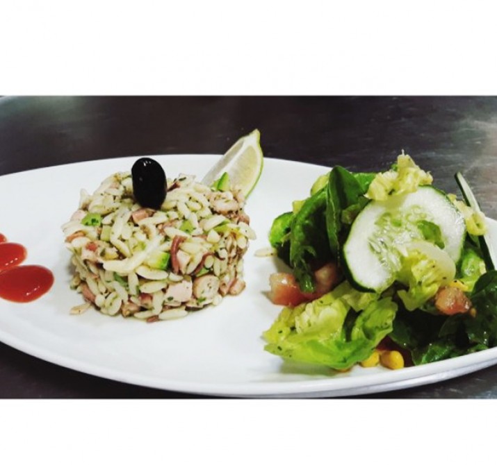 <h6 class='prettyPhoto-title'>Salade de poulpe</h6>