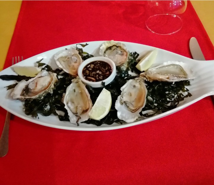 <h6 class='prettyPhoto-title'>Fresh oysters from Oualidia (06 pieces)</h6>