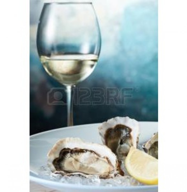 <h6 class='prettyPhoto-title'>3 OYSTERS + 1 GLASS OF.VIN</h6>