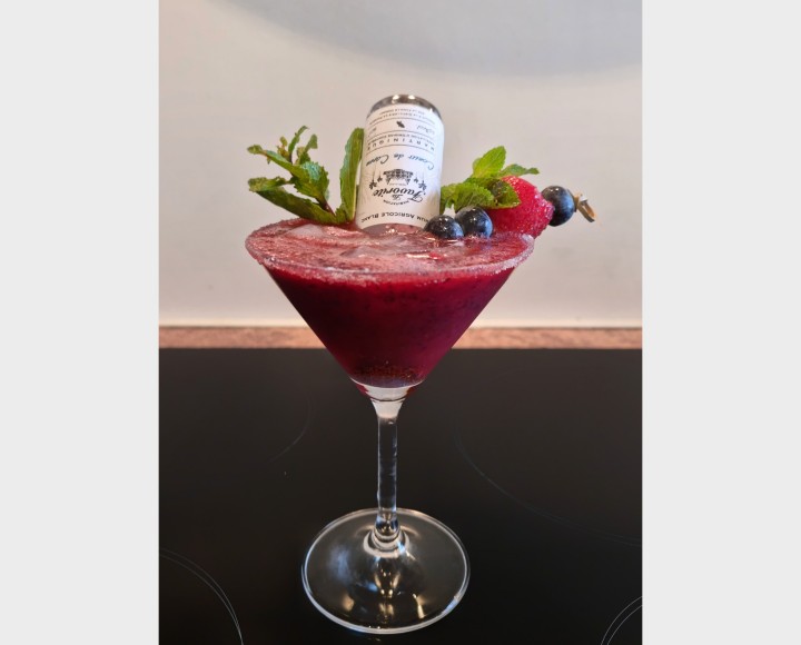 <h6 class='prettyPhoto-title'>Cocktail Strawberry / Blueberry</h6>