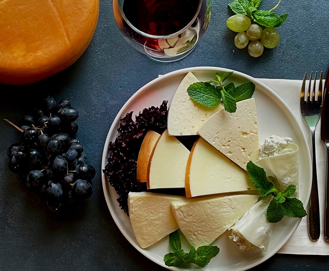 <h6 class='prettyPhoto-title'>GEORGIAN CHEESES WITH TRADITIONAL GARNISH </h6>