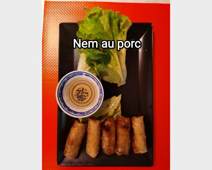 <h6 class='prettyPhoto-title'>Spring rolls with pork</h6>