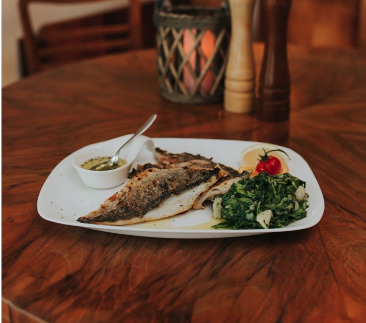 <h6 class='prettyPhoto-title'>Sea bass fillet with side dish</h6>