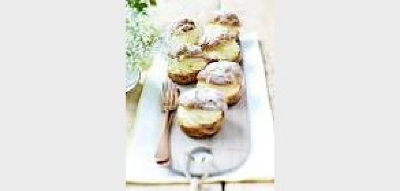 <h6 class='prettyPhoto-title'>Maxi Cream Puff with a hint of Lime</h6>