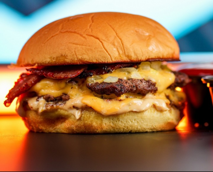 <h6 class='prettyPhoto-title'>Bacon & Cheese Burger</h6>