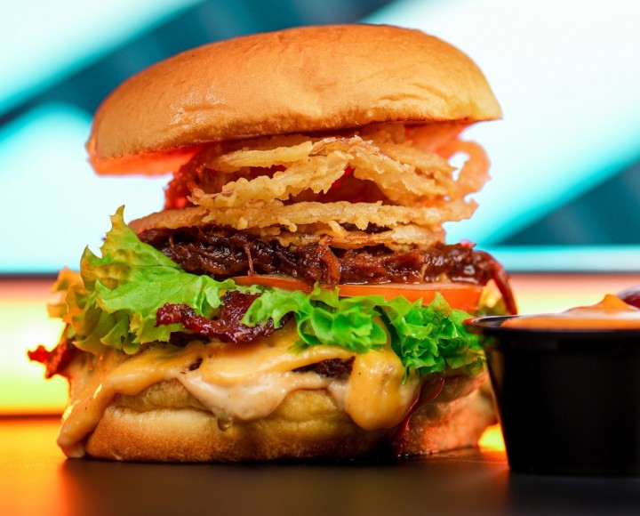 <h6 class='prettyPhoto-title'>Ultimate Baz Burger</h6>