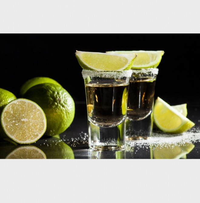 <h6 class='prettyPhoto-title'>Tequila sal y limón</h6>