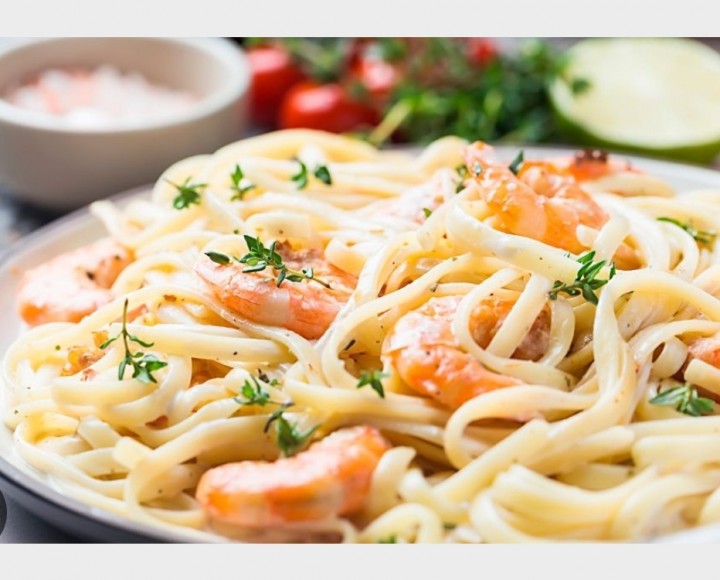 <h6 class='prettyPhoto-title'>Shrimps and cheese with linguine or ziti in red or garlic sauce</h6>