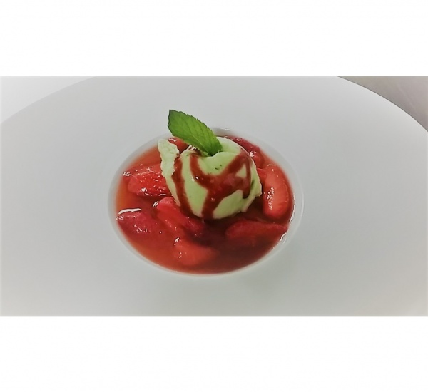 <h6 class='prettyPhoto-title'>Soupe de fraises Gariguette</h6>