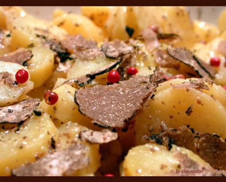 <h6 class='prettyPhoto-title'>POTATOES WITH WHITE TRUFFLES</h6>