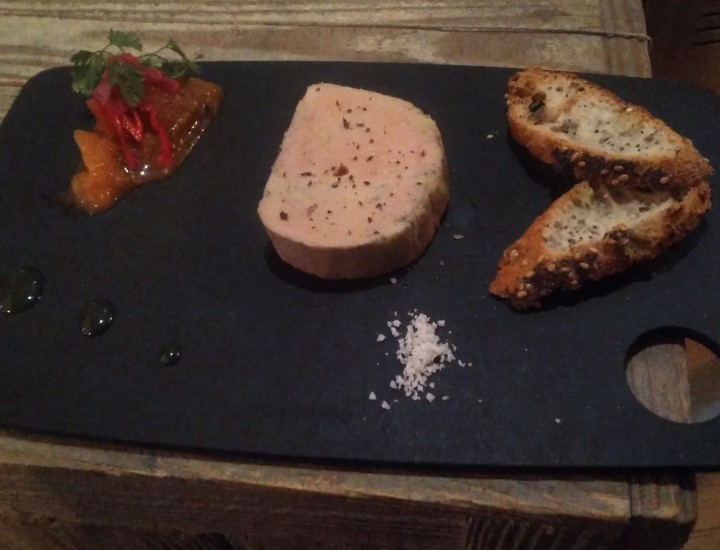 <h3 class='prettyPhoto-title'>THE ESSENTIAL FOIE GRAS SUPPL +6€</h3><br/>Foie gras from fano with toast and chutney