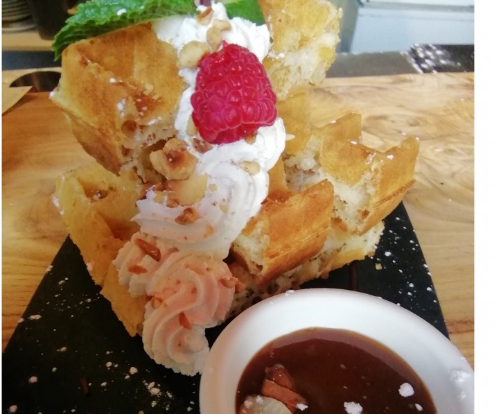<h3 class='prettyPhoto-title'>THE WAFFLE</h3><br/>Inescapable !!!! With its chocolate and caramel dirty butter, whipped cream, hazelnuts